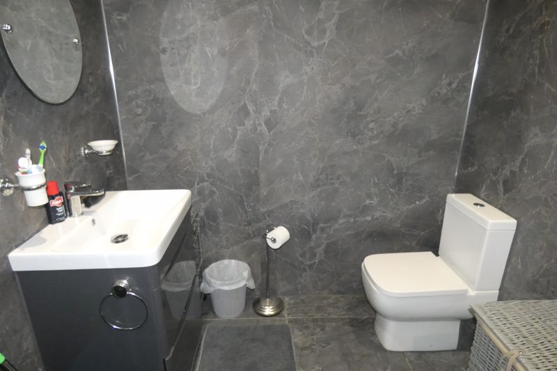 Annex wet room- click for photo gallery